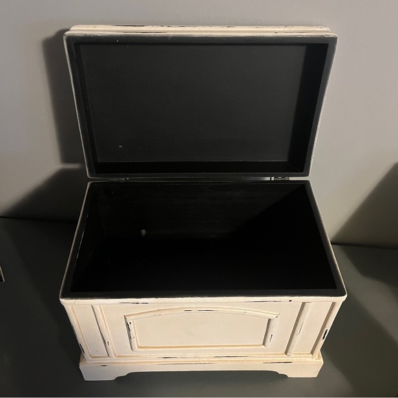 Jewelry Box/ Trinket Box - Picture 2 of 3